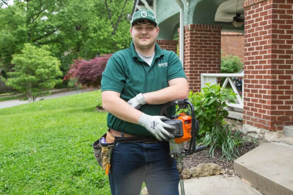 Kansas City termite inspector from Gunter Pest & Lawn.