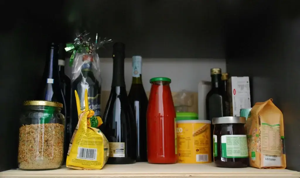 Properly stored food to get rid of rats